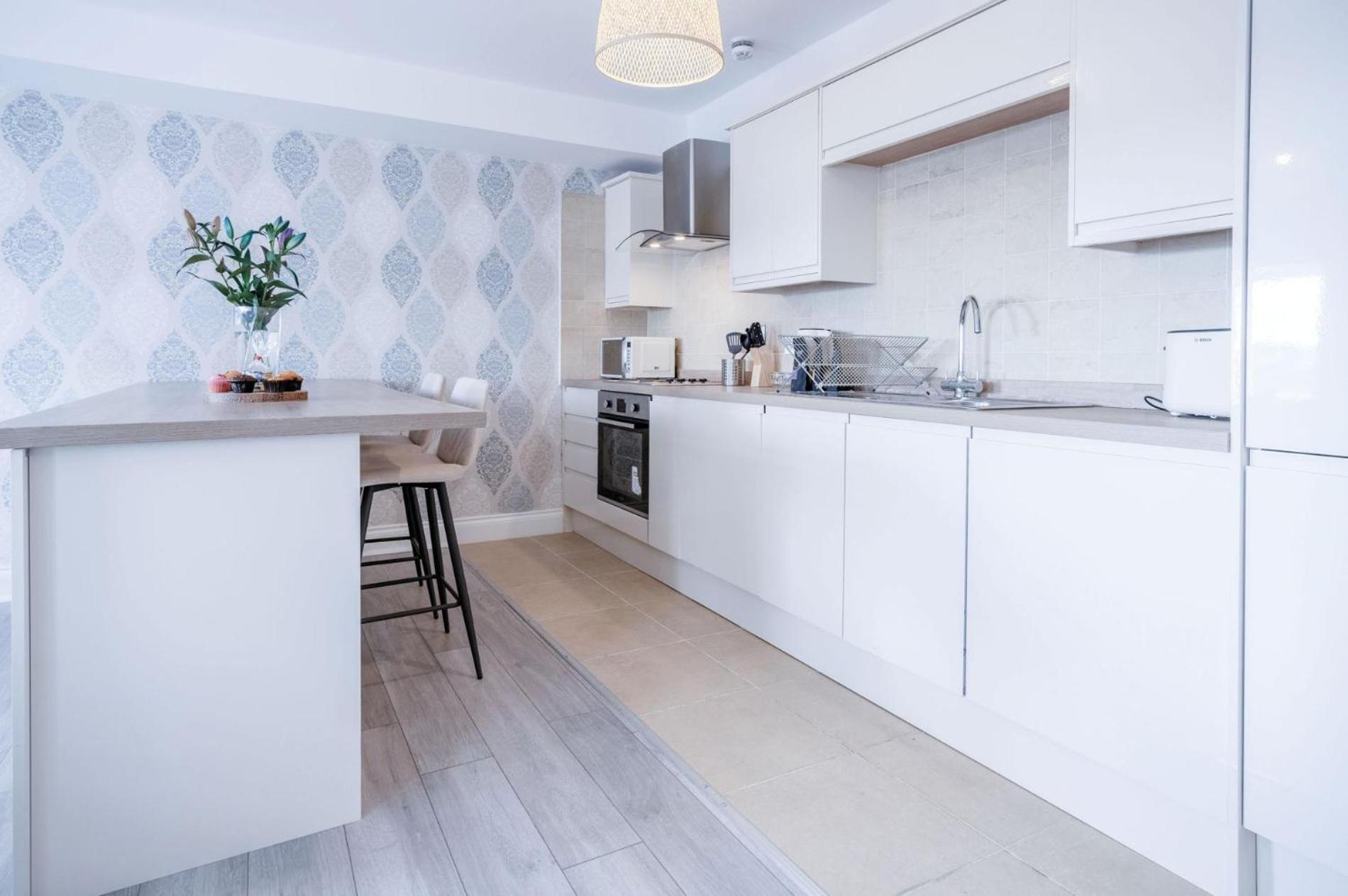 Harbour View - 2 Bedroom Apartment - Милфорд Хейвън Екстериор снимка