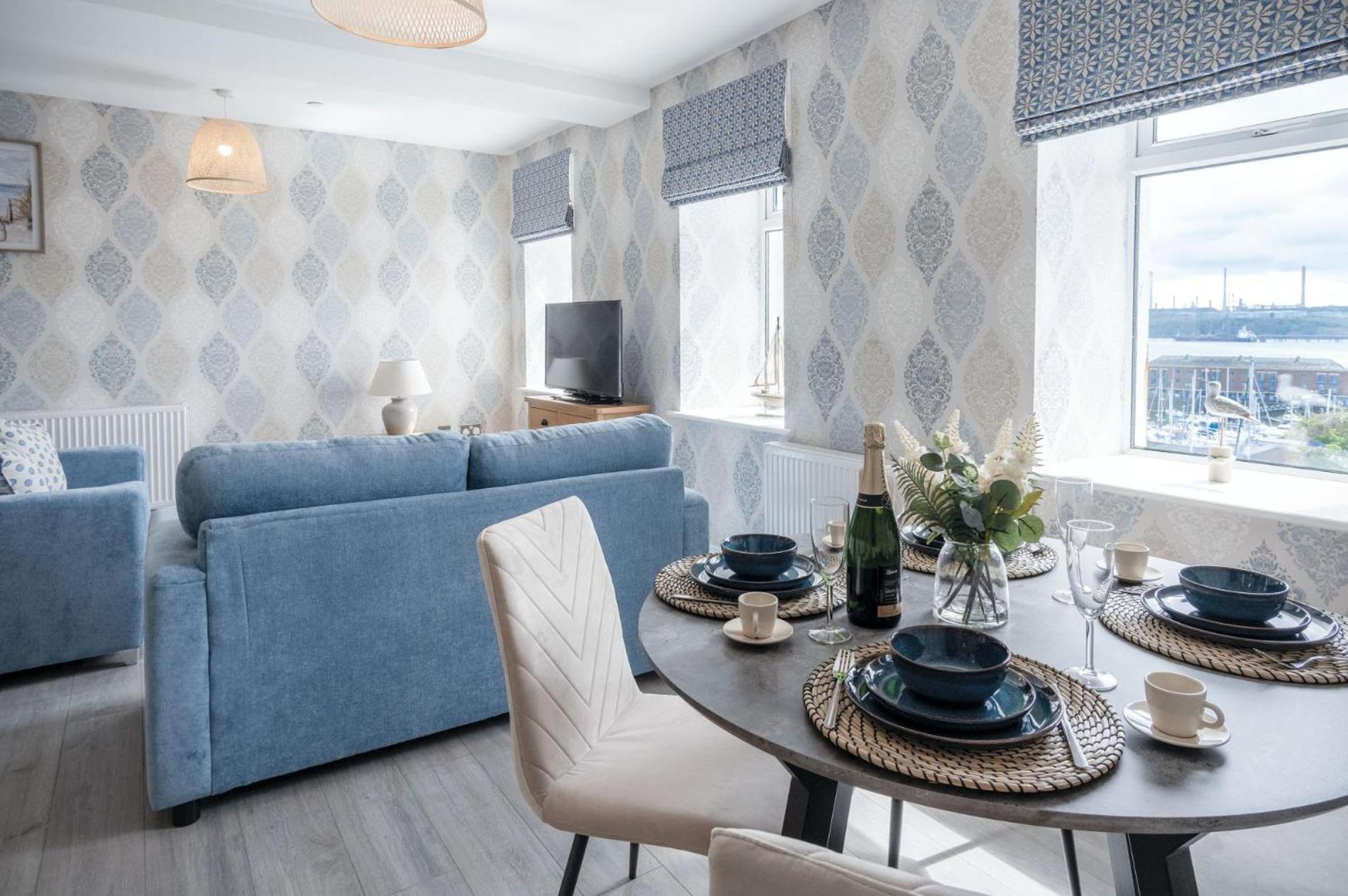 Harbour View - 2 Bedroom Apartment - Милфорд Хейвън Екстериор снимка